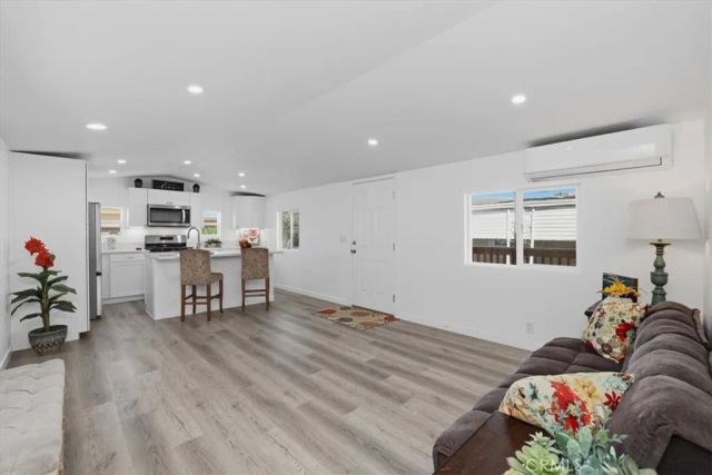 751 E Bradley 25, El Cajon, CA 92021