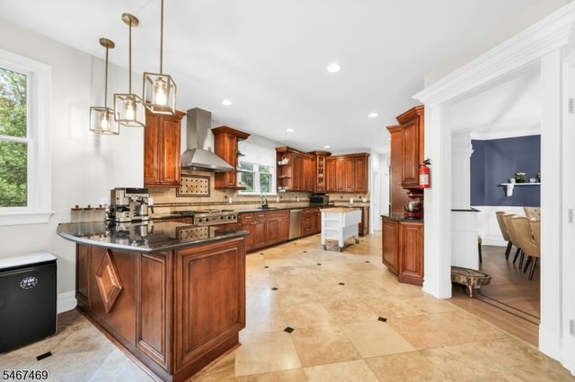 172 Pine Brook Rd, Montville Twp., NJ 07045