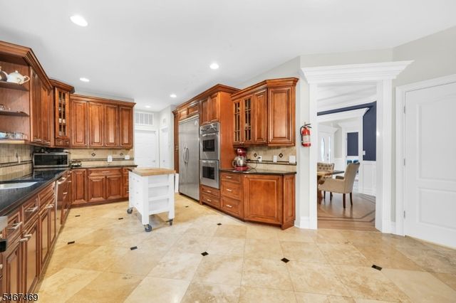 172 Pine Brook Rd, Montville Twp., NJ 07045
