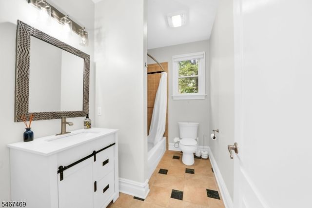 172 Pine Brook Rd, Montville Twp., NJ 07045