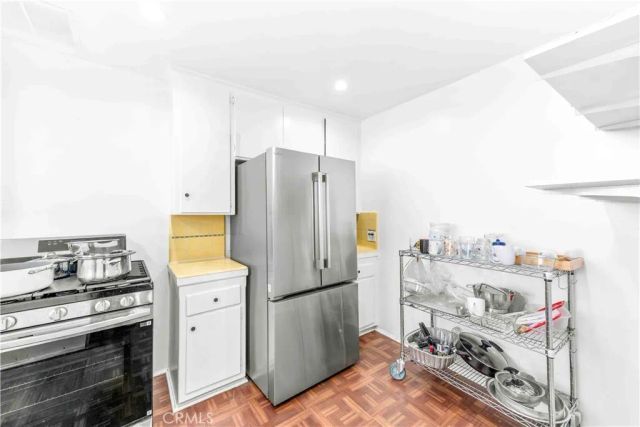 4900 Dockweiler St, Los Angeles, CA 90019