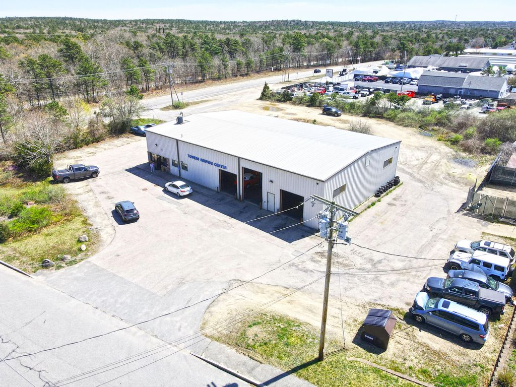 606 Macarthur Boulevard, Pocasset, MA 02559