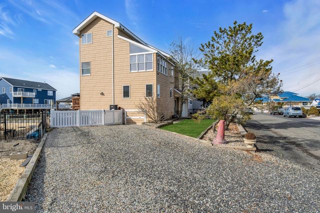 1205 NIIHAU DR, Forked River, NJ 08731