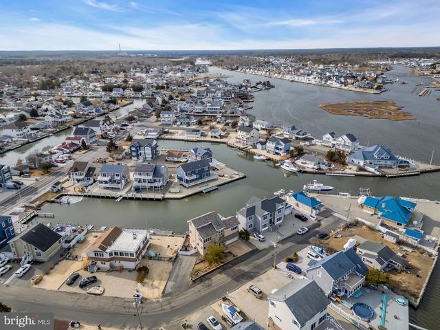 1205 NIIHAU DR, Forked River, NJ 08731