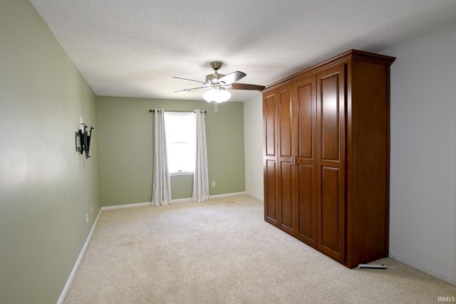 6628 Newburgh Road, Evansville, IN 47715