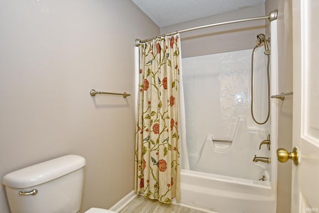 6628 Newburgh Road, Evansville, IN 47715