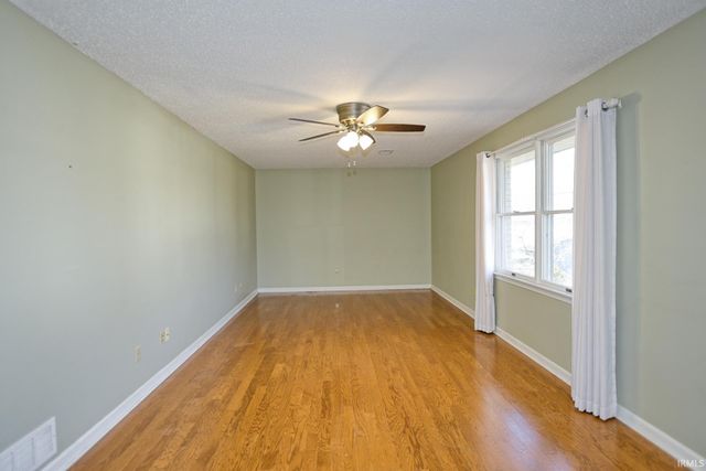 6628 Newburgh Road, Evansville, IN 47715