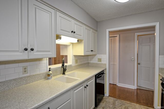 6628 Newburgh Road, Evansville, IN 47715