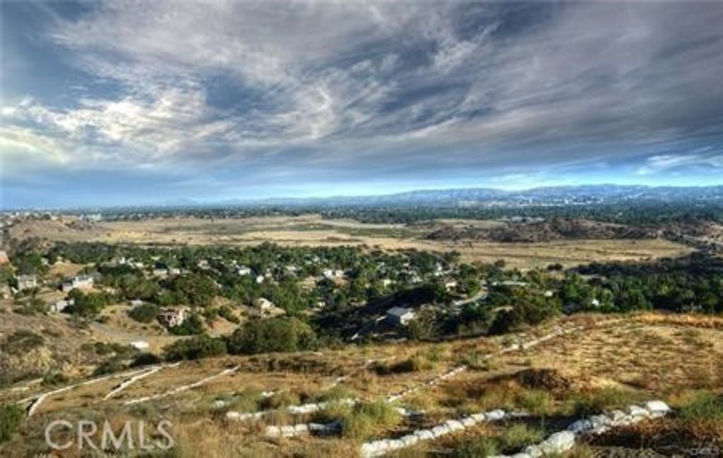 480 THOMPSON Avenue, Chatsworth, CA 91311