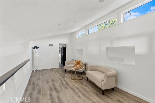 5907 Oakdale Avenue, Woodland Hills (los Angeles), CA 91367