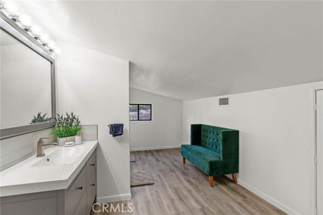 5907 Oakdale Avenue, Woodland Hills (los Angeles), CA 91367