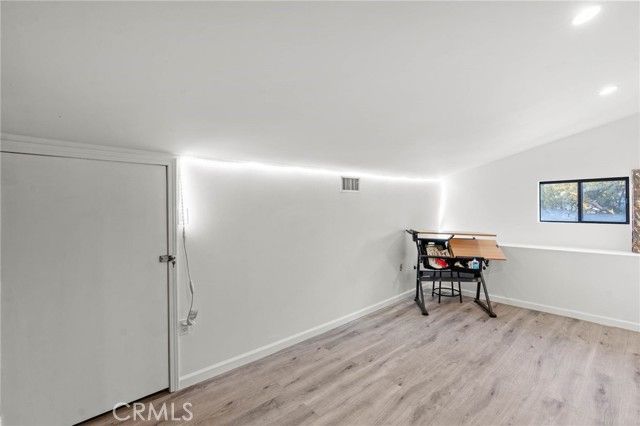 5907 Oakdale Avenue, Woodland Hills (los Angeles), CA 91367