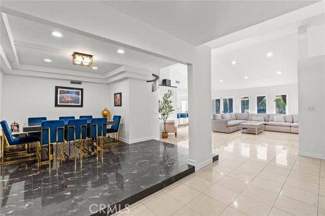 5907 Oakdale Avenue, Woodland Hills (los Angeles), CA 91367