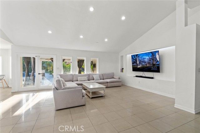 5907 Oakdale Avenue, Woodland Hills (los Angeles), CA 91367