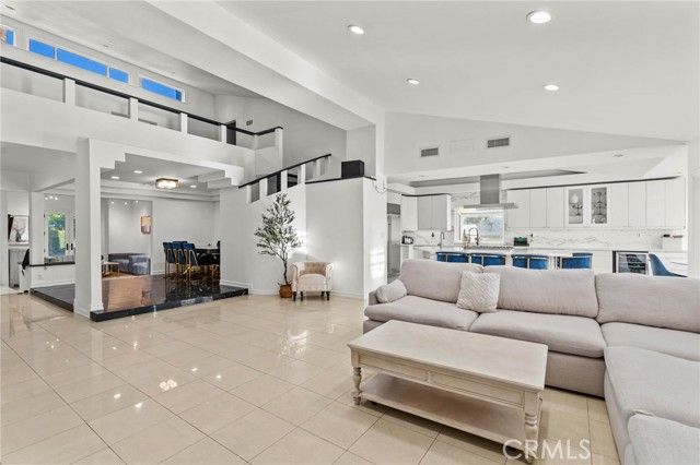 5907 Oakdale Avenue, Woodland Hills (los Angeles), CA 91367