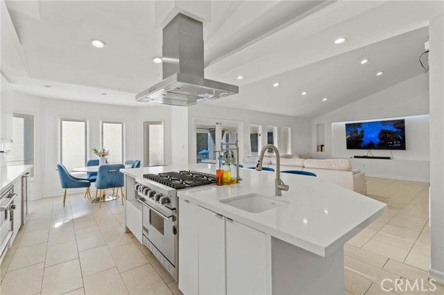 5907 Oakdale Avenue, Woodland Hills (los Angeles), CA 91367