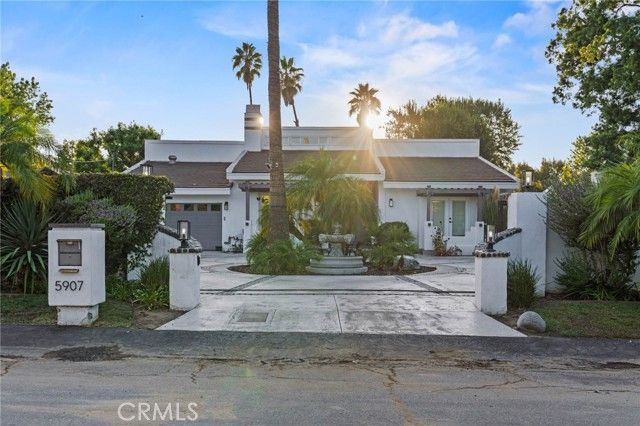 5907 Oakdale Avenue, Woodland Hills (los Angeles), CA 91367