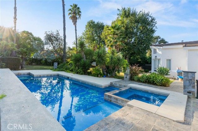 5907 Oakdale Avenue, Woodland Hills (los Angeles), CA 91367