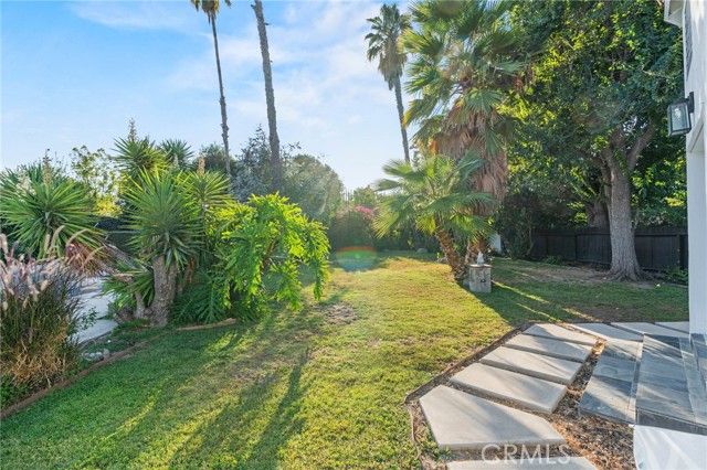 5907 Oakdale Avenue, Woodland Hills (los Angeles), CA 91367