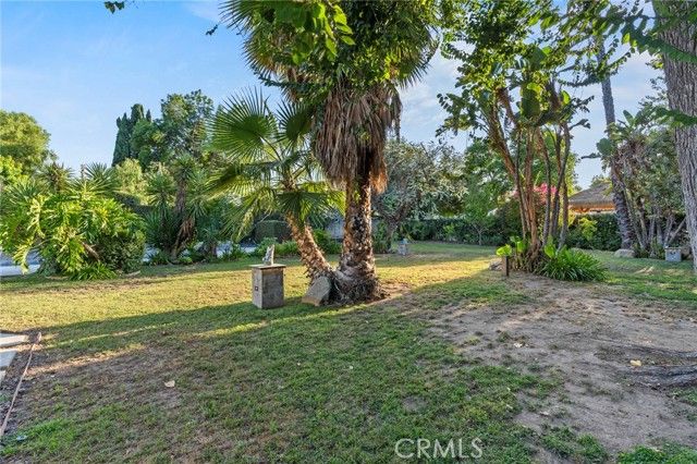 5907 Oakdale Avenue, Woodland Hills (los Angeles), CA 91367