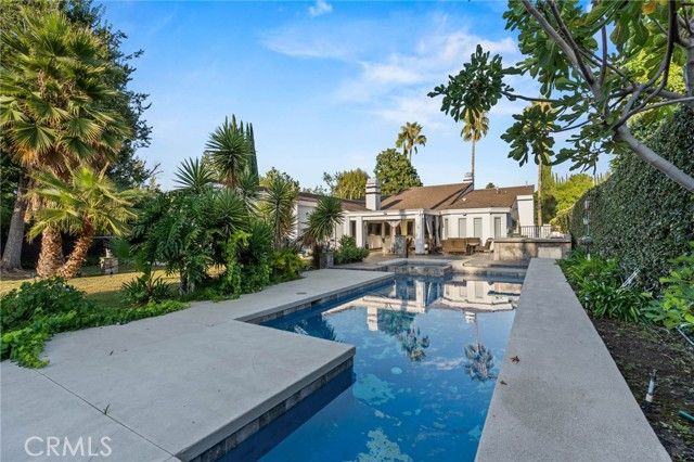 5907 Oakdale Avenue, Woodland Hills (los Angeles), CA 91367