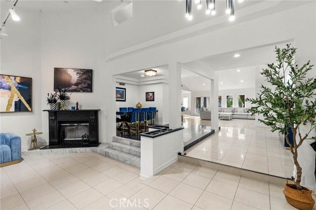 5907 Oakdale Avenue, Woodland Hills (los Angeles), CA 91367