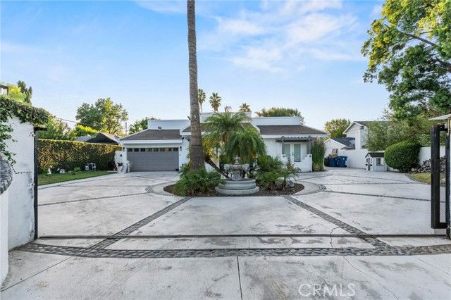 5907 Oakdale Avenue, Woodland Hills (los Angeles), CA 91367