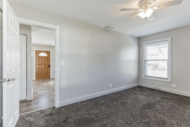 307 Farmington Lane, Vernon Hills, IL 60061