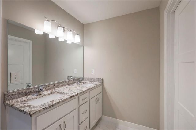 4625 Appleton Avenue, Kansas City, MO 64133