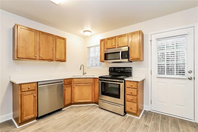 1901 Savannas Run Drive, Greensboro, NC 27405