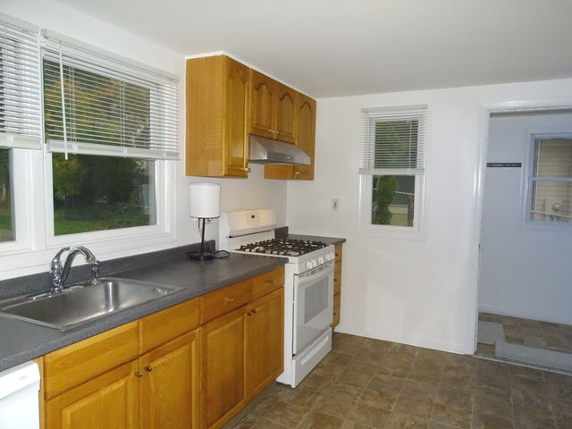 207 Linden Avenue, Branford, CT 06405