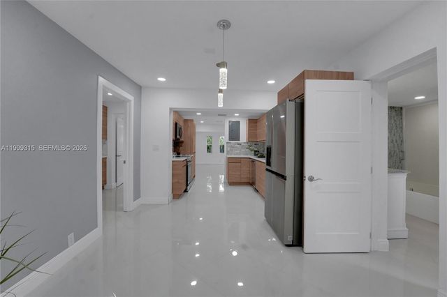 1137 SW 8th Ave, Fort Lauderdale, FL 33315