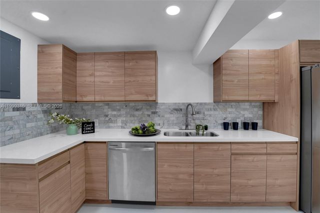 1137 SW 8th Ave, Fort Lauderdale, FL 33315