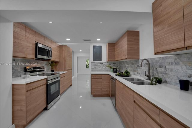 1137 SW 8th Ave, Fort Lauderdale, FL 33315