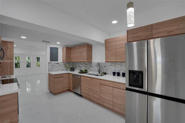 1137 SW 8th Ave, Fort Lauderdale, FL 33315