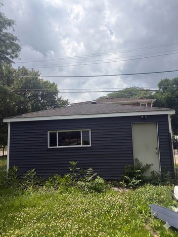 2046 S 13th Avenue, Broadview, IL 60155