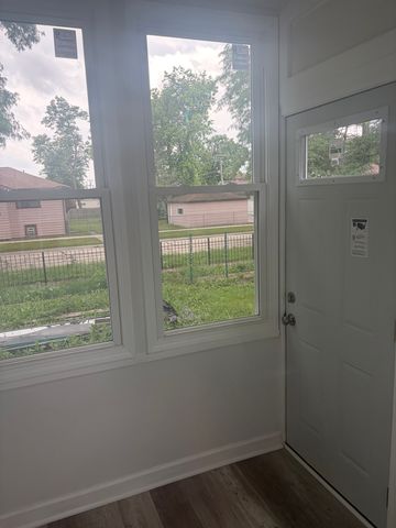 2046 S 13th Avenue, Broadview, IL 60155