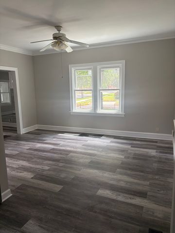2046 S 13th Avenue, Broadview, IL 60155