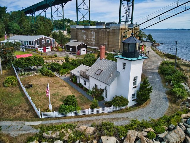 7 Old Ferry Road, Bristol, RI 02809