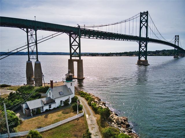 7 Old Ferry Road, Bristol, RI 02809