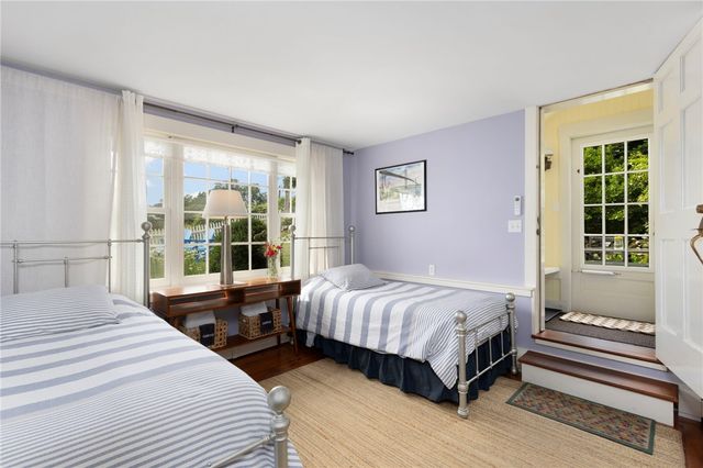7 Old Ferry Road, Bristol, RI 02809