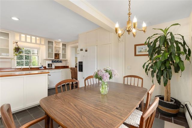 7 Old Ferry Road, Bristol, RI 02809