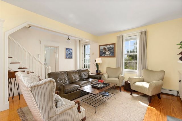 7 Old Ferry Road, Bristol, RI 02809