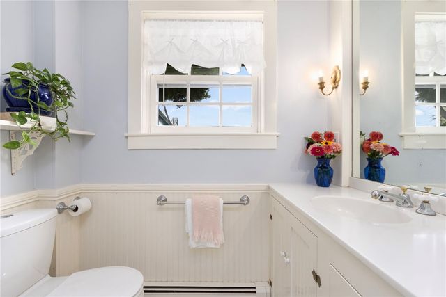 7 Old Ferry Road, Bristol, RI 02809