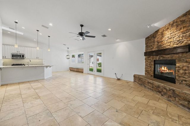 5233 N 15th Street, Phoenix, AZ 85014