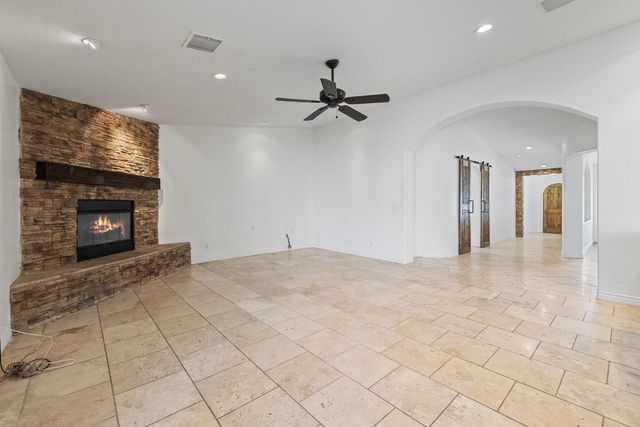 5233 N 15th Street, Phoenix, AZ 85014