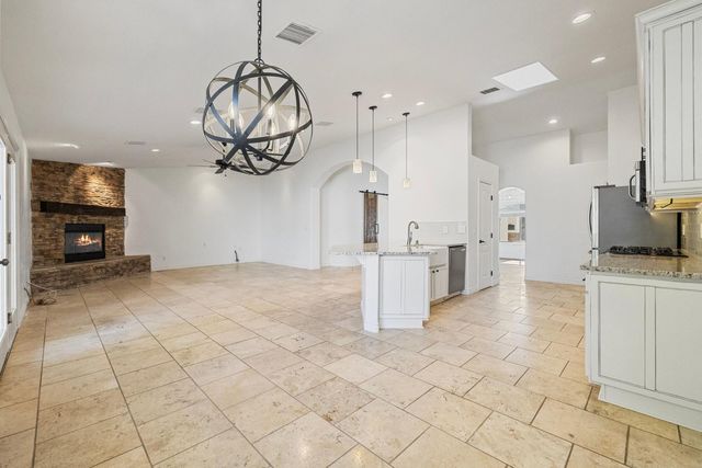 5233 N 15th Street, Phoenix, AZ 85014