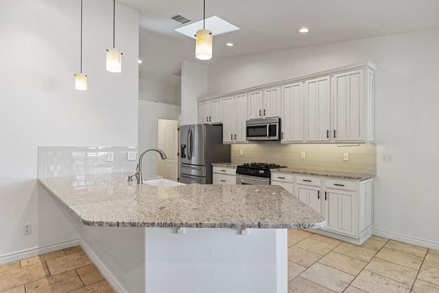 5233 N 15th Street, Phoenix, AZ 85014