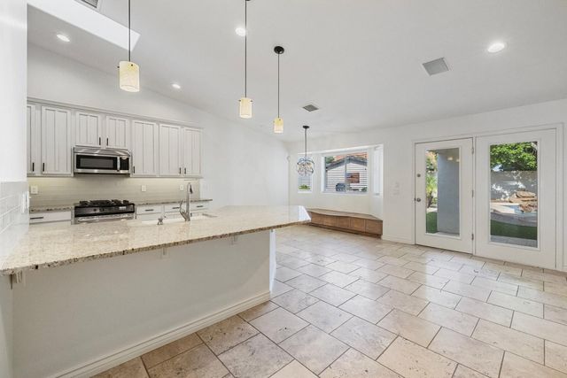 5233 N 15th Street, Phoenix, AZ 85014