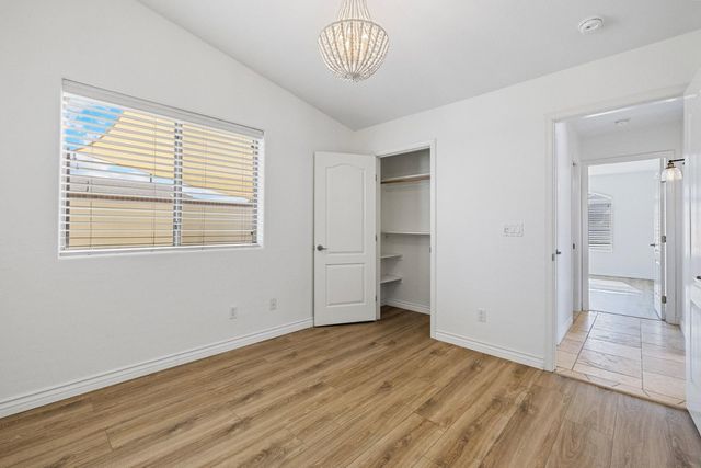 5233 N 15th Street, Phoenix, AZ 85014